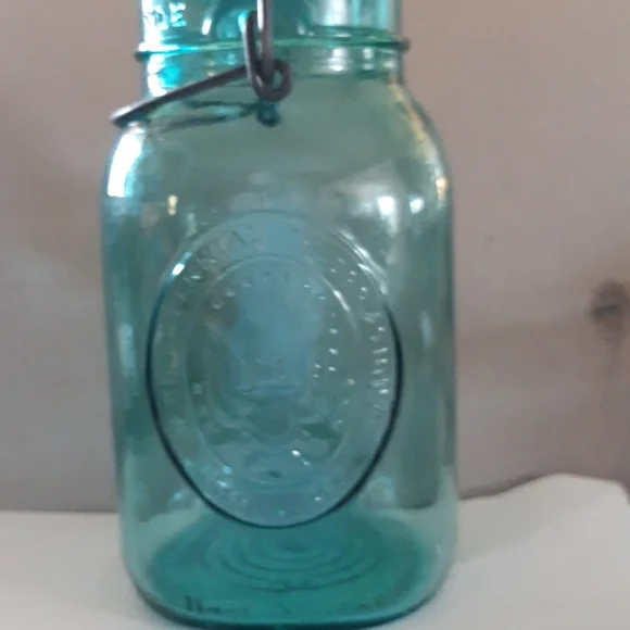 Blue ball ideal jar with metal bale and blue glass lid, this is a one quart jar. - Picture 1 of 5